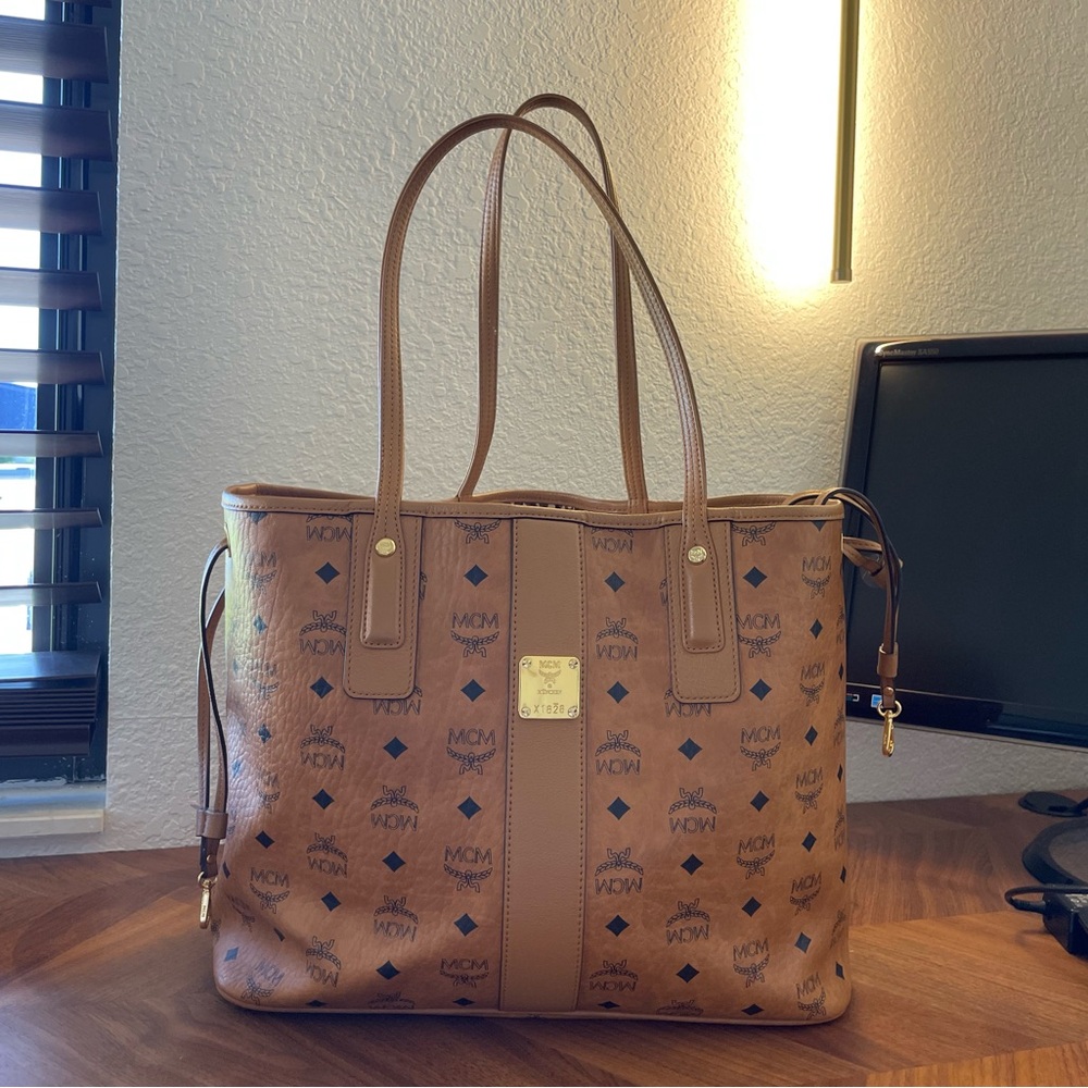 MCM Liz Medium Reversible tote